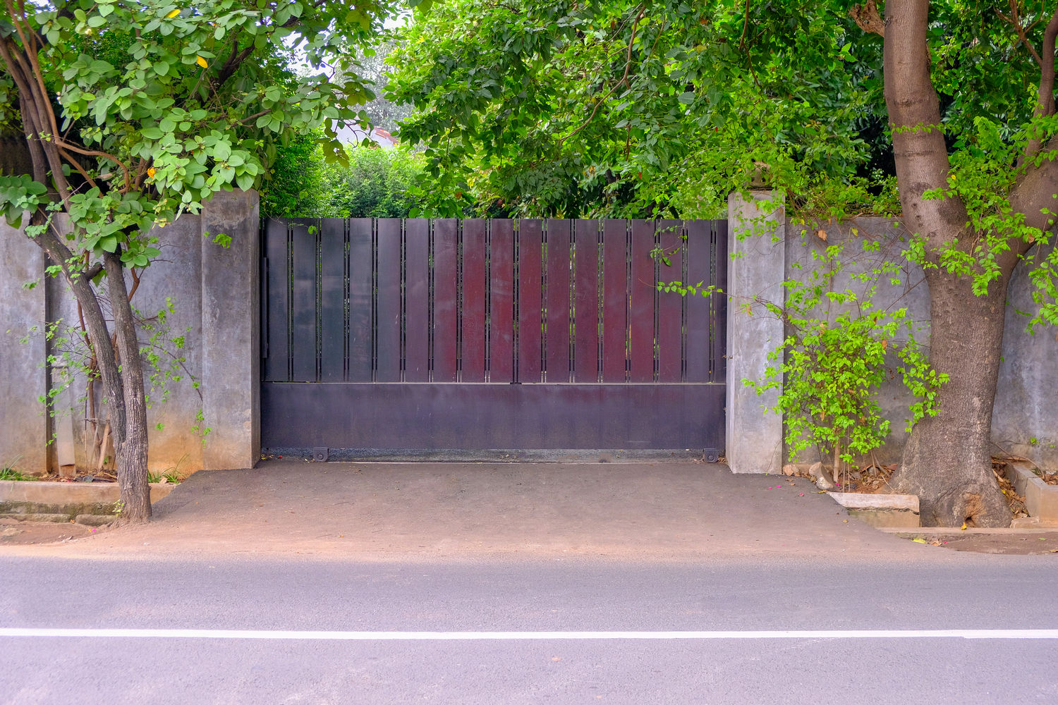 GERBANG DEPAN TENNIS COURT & WEDDING PALACE 06