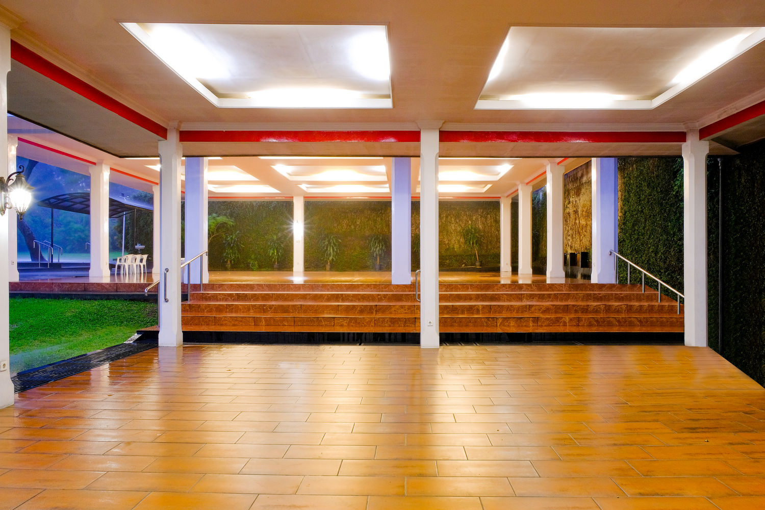 PENDOPO KECIL WEDDING PALACE (MALAM) 02