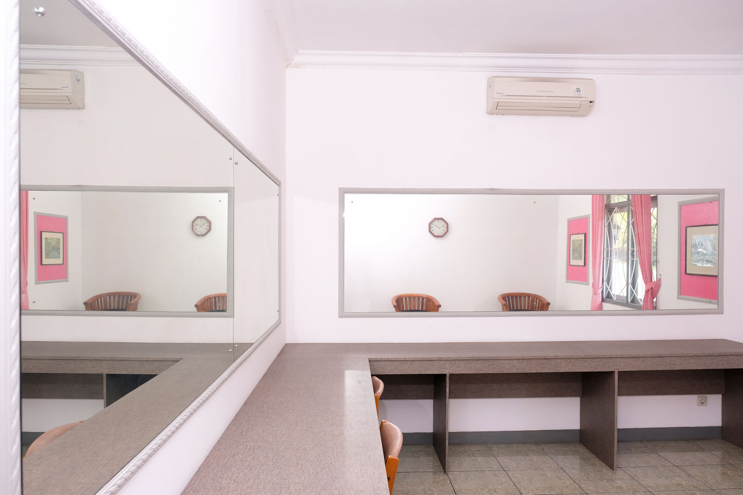 RUANG MAKEUP WEDDING PALACE 04